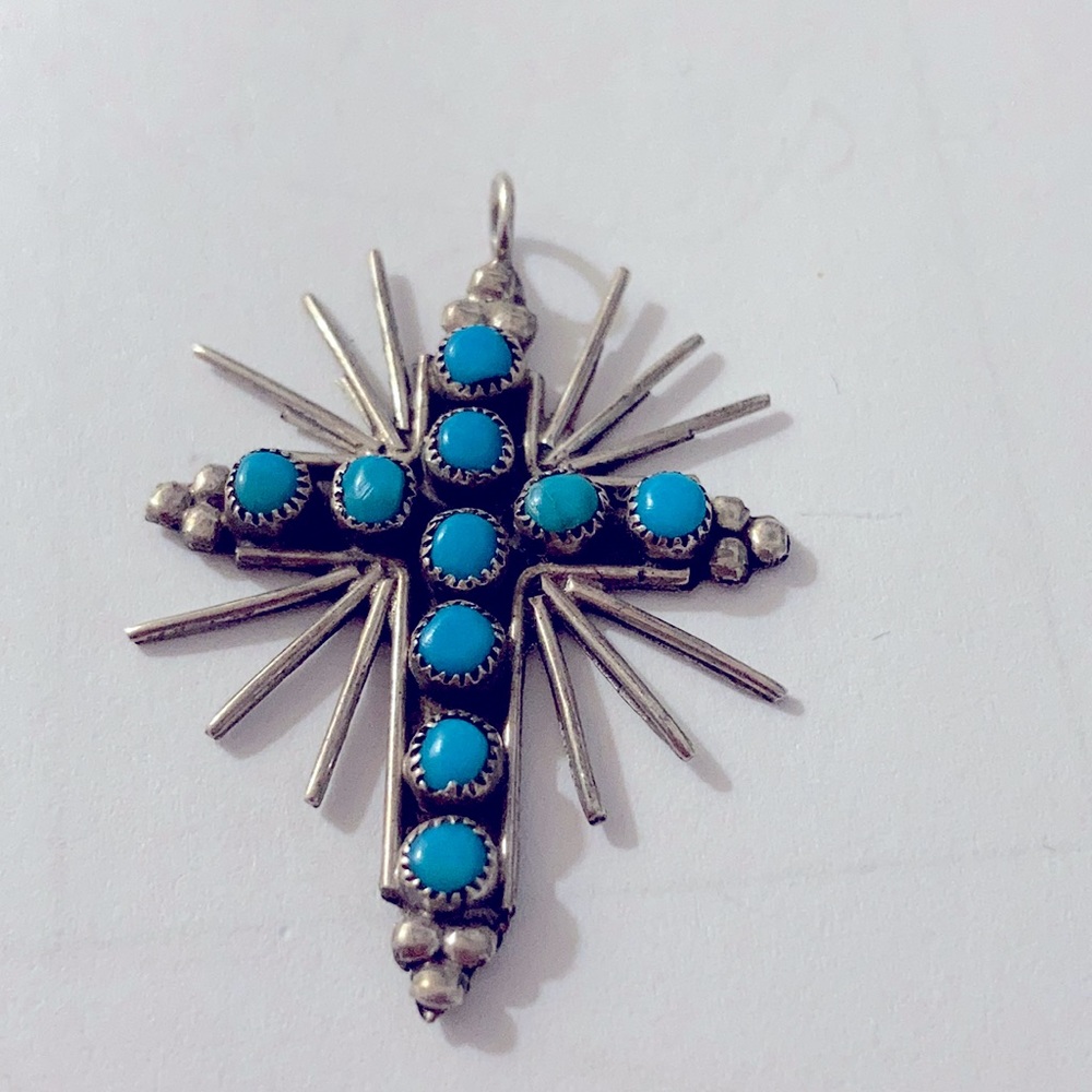 Native American Turquoise petit point pendant